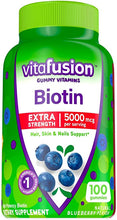 Load image into Gallery viewer, Vitafusion Extra Strength Biotin Gummy Vitamins, Blueberry Flavored Biotin Vitamins for Hair, Skin and Nails, 100 Count vitafusion 超強生物素軟糖維生素,藍莓味生物素維生素有益於頭髮、皮膚和指甲,100 粒軟糖